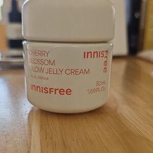 Innisfree Cherry Blossom Glow Jelly Cream - Cream
